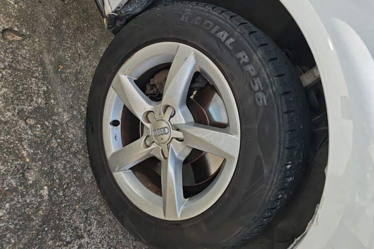 Used Audi A4L 2010 2.0 TFSI Comfort Edition Right Front Wheel Hub