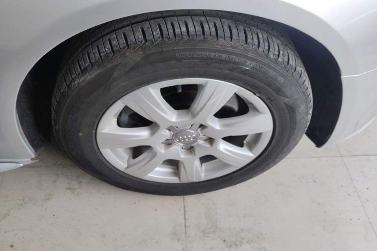 Used Audi A4L 2010 2.0 TFSI Comfort Edition Right Front Wheel Hub