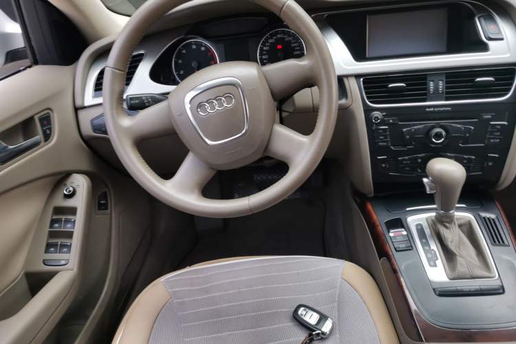 Used Audi A4L 2010 2.0 TFSI Comfort Edition Steering Wheel
