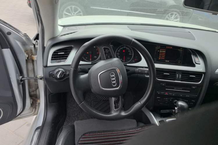 Used Audi A4L 2010 2.0 TFSI Sport Edition Steering Wheel