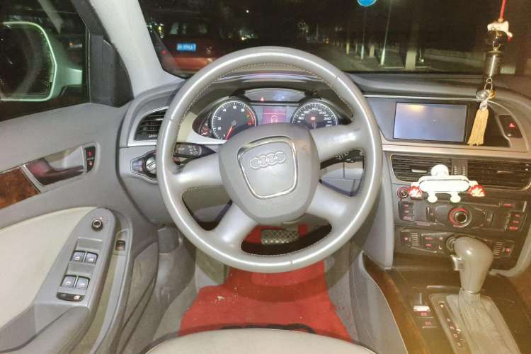 Used Audi A4L 2010 2.0 TFSI Comfort Edition Steering Wheel
