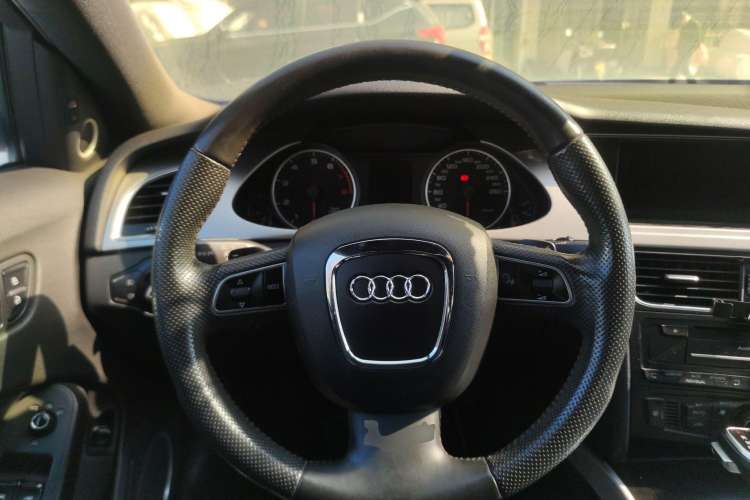Used Audi A4L 2010 2.0 TFSI Sport Edition Steering Wheel