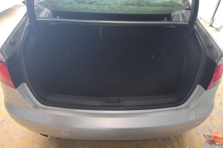 Used Audi A4L 2010 2.0 TFSI Comfort Edition Trunk