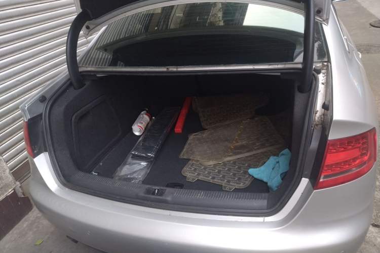 Used Audi A4L 2010 2.0 TFSI Standard Edition Trunk