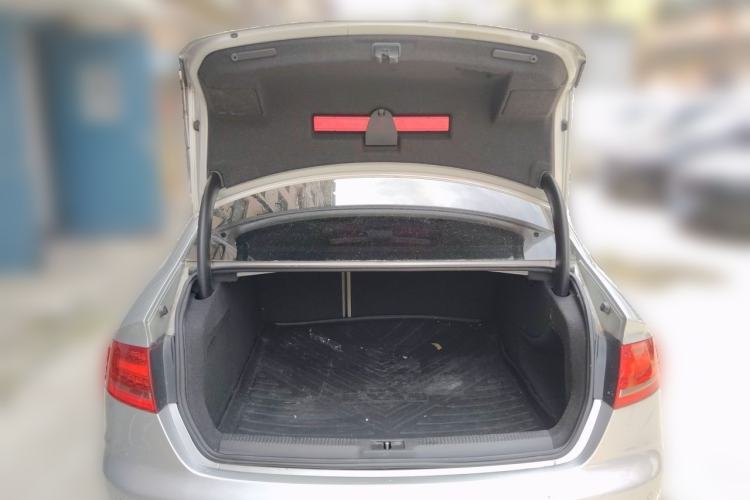 Used Audi A4L 2010 2.0 TFSI Technology Edition Trunk