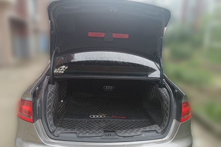 Used Audi A4L 2010 2.0 TFSI Technology Edition Trunk