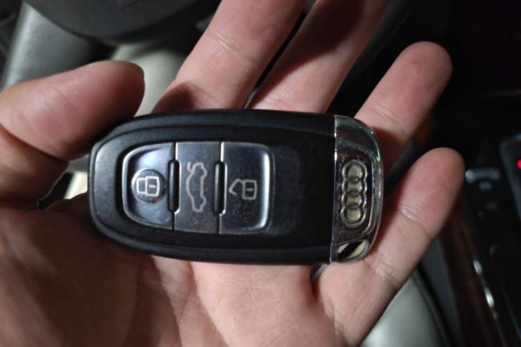 Used Audi A4L 2010 2.0 TFSI Technology Edition Vehicle Key