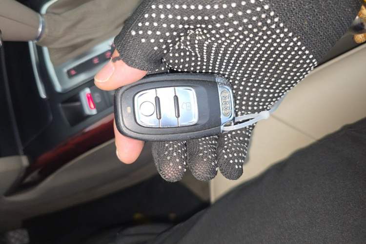Used Audi A4L 2010 2.0 TFSI Comfort Edition Vehicle Key