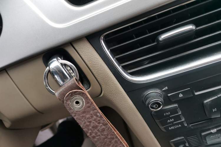 Used Audi A4L 2010 2.0 TFSI Comfort Edition Vehicle Key