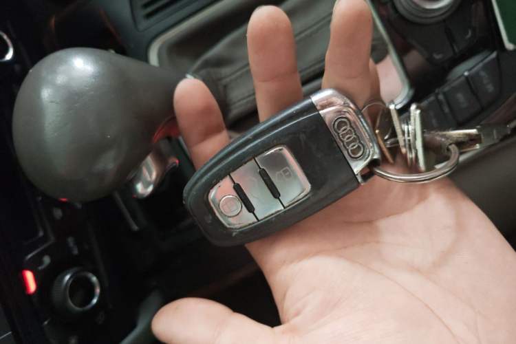 Used Audi A4L 2010 2.0 TFSI Luxury Model Vehicle Key