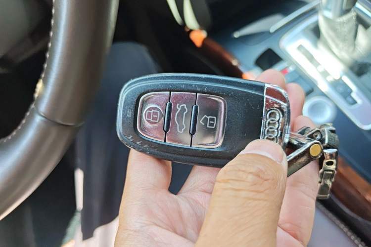 Used Audi A4L 2010 2.0 TFSI Comfort Edition Vehicle Key