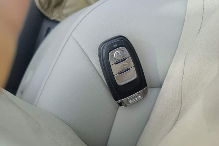 Used Audi A4L 2010 2.0 TFSI Standard Edition Vehicle Key