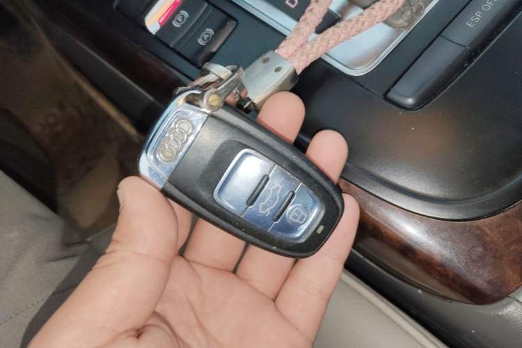 Used Audi A4L 2010 2.0 TFSI Comfort Edition Vehicle Key