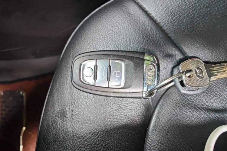 Used Audi A4L 2010 2.0 TFSI Technology Edition Vehicle Key
