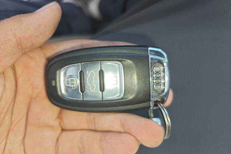 Used Audi A4L 2010 2.0 TFSI Luxury Model Vehicle Key