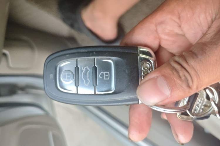 Used Audi A4L 2010 2.0 TFSI Luxury Model Vehicle Key