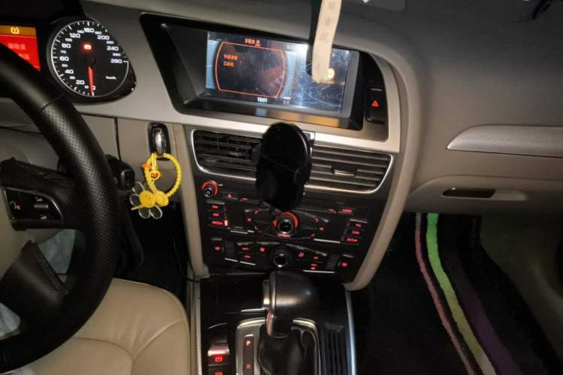 Used Audi A4L 2010 2.0 TFSI Standard Edition Audio And AC Panel
