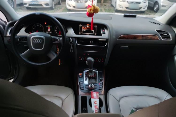 Used Audi A4L 2010 2.0 TFSI Technology Edition Center Console
