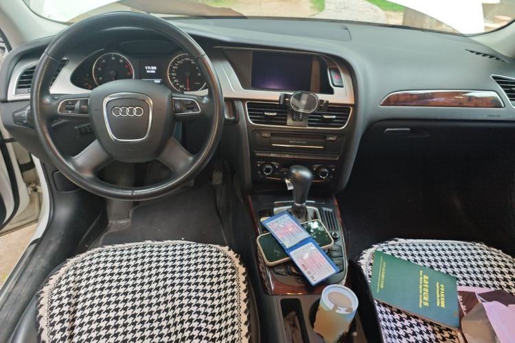 Used Audi A4L 2010 2.0 TFSI Technology Edition Center Console
