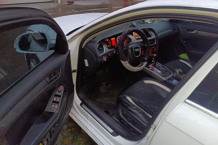 Used Audi A4L 2010 1.8 TFSI Comfort Model Driver Seat