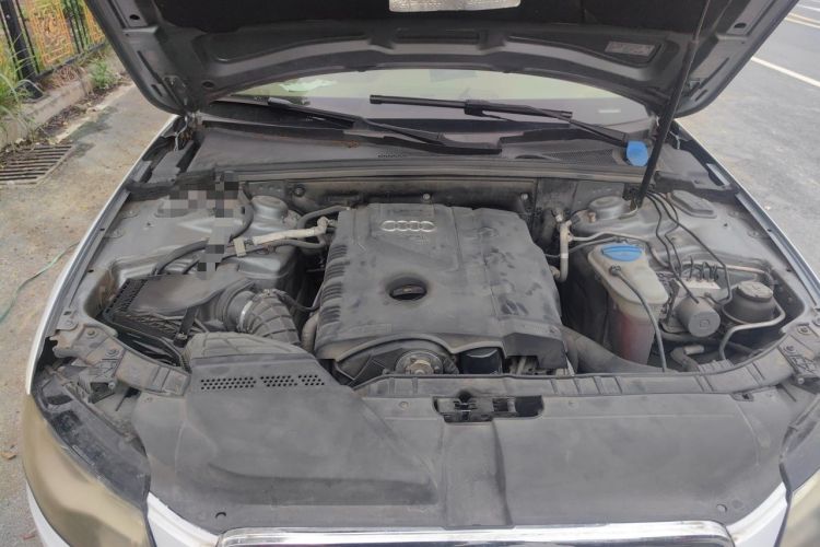 Used Audi A4L 2010 2.0 TFSI Comfort Edition Engine Bay