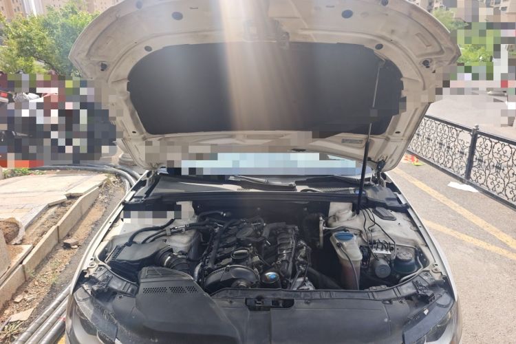 Used Audi A4L 2010 2.0 TFSI Comfort Edition Engine Bay