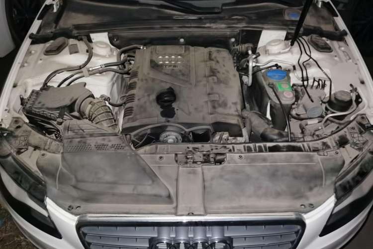 Used Audi A4L 2010 2.0 TFSI Standard Edition Engine Bay