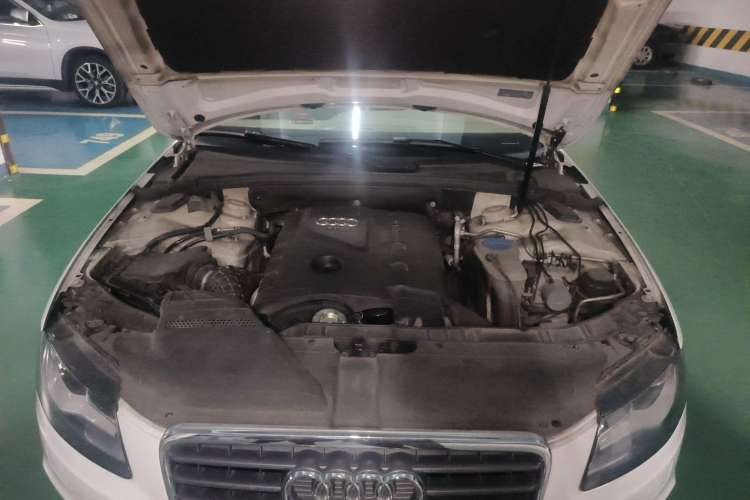 Used Audi A4L 2010 2.0 TFSI Comfort Edition Engine Bay