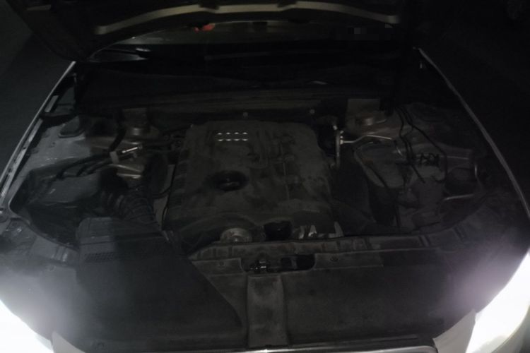 Used Audi A4L 2010 2.0 TFSI Standard Edition Engine Bay