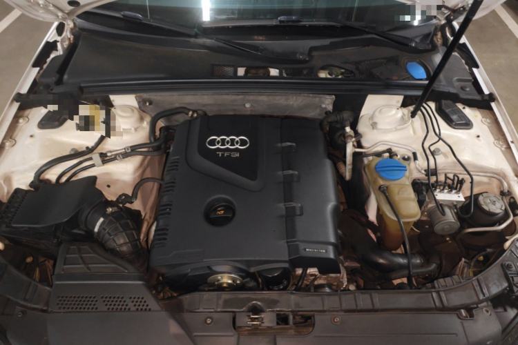 Used Audi A4L 2010 2.0 TFSI Technology Edition Engine Bay
