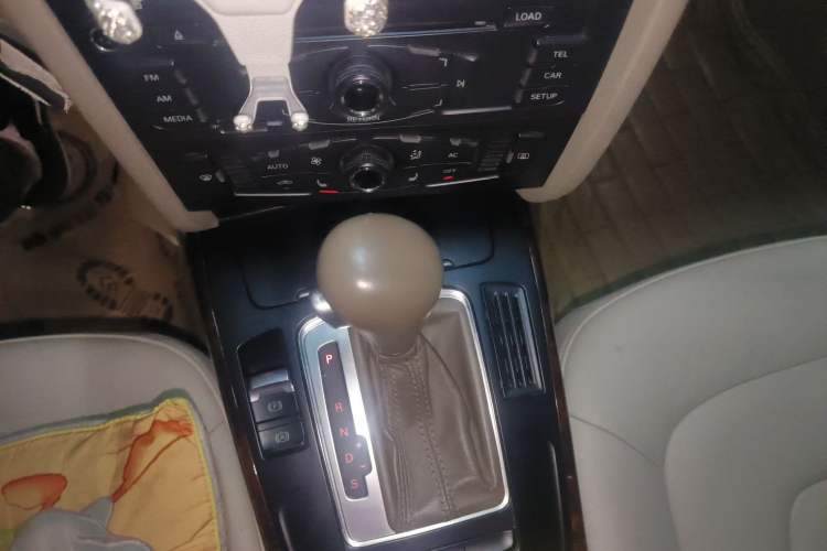 Used Audi A4L 2010 2.0 TFSI Comfort Edition Gear Lever