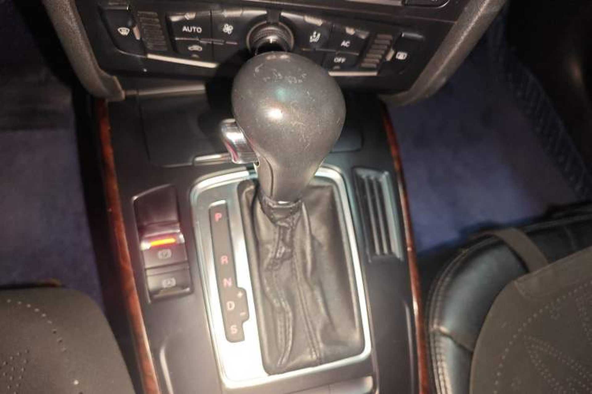 Used Audi A4L 2010 2.0 TFSI Technology Edition Gear Lever
