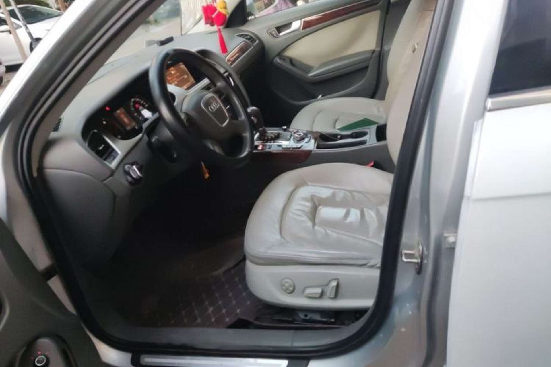 Used Audi A4L 2010 2.0 TFSI Technology Edition Left Front Seat