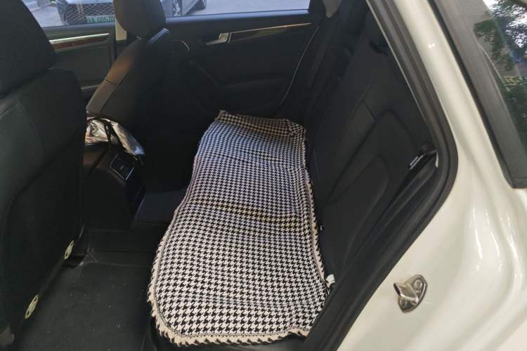 Used Audi A4L 2010 2.0 TFSI Technology Edition Left Rear Seat