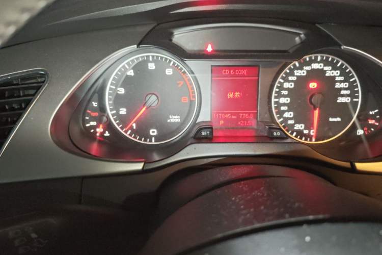 Used Audi A4L 2010 2.0 TFSI Standard Edition Odometer Close Up