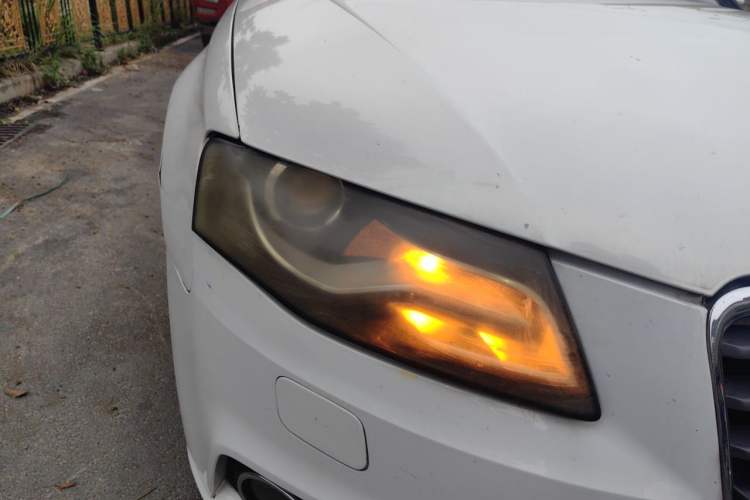 Used Audi A4L 2010 2.0 TFSI Comfort Edition Right Front Headlight