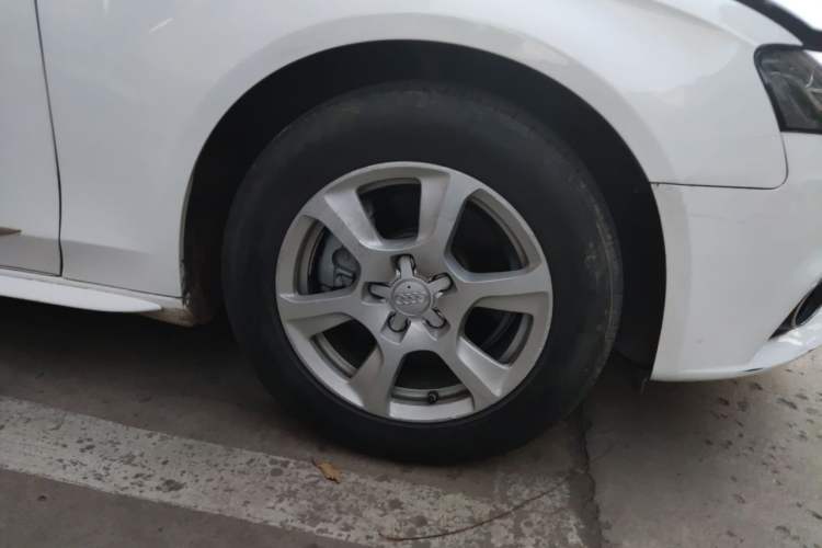 Used Audi A4L 2010 2.0 TFSI Technology Edition Right Front Wheel Hub