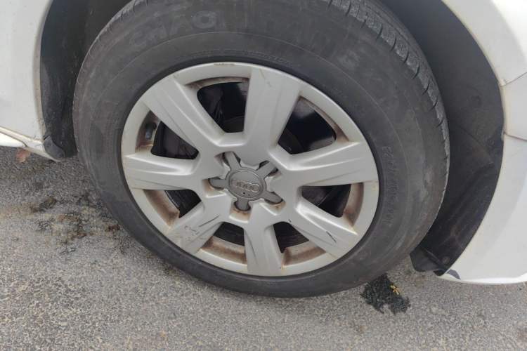 Used Audi A4L 2010 2.0 TFSI Comfort Edition Right Front Wheel Hub