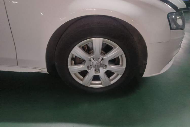 Used Audi A4L 2010 2.0 TFSI Comfort Edition Right Front Wheel Hub