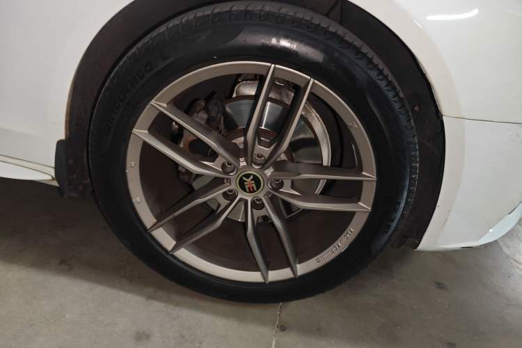 Used Audi A4L 2010 2.0 TFSI Technology Edition Right Front Wheel Hub
