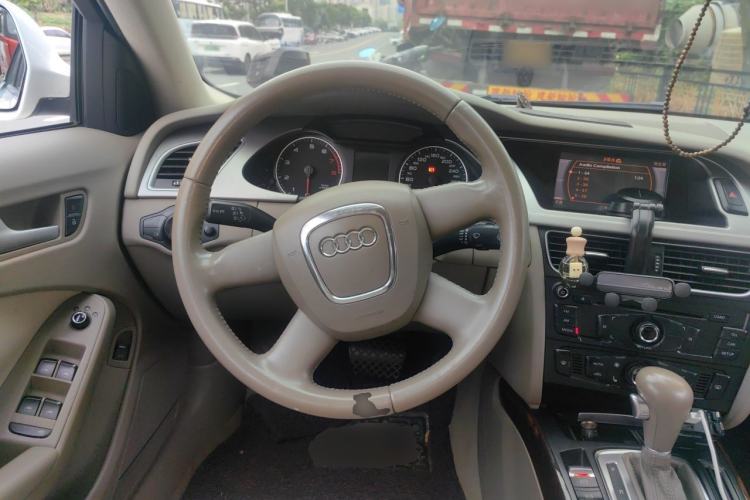Used Audi A4L 2010 2.0 TFSI Comfort Edition Steering Wheel