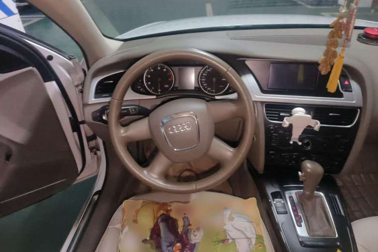 Used Audi A4L 2010 2.0 TFSI Comfort Edition Steering Wheel
