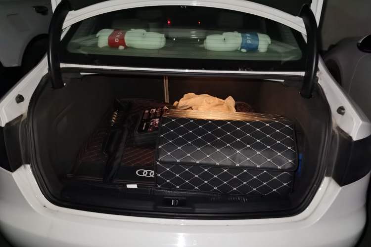 Used Audi A4L 2010 2.0 TFSI Standard Edition Trunk