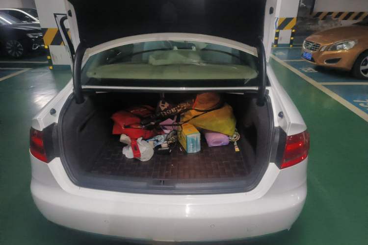 Used Audi A4L 2010 2.0 TFSI Comfort Edition Trunk