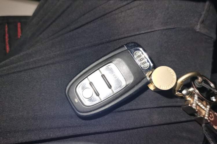 Used Audi A4L 2010 2.0 TFSI Standard Edition Vehicle Key