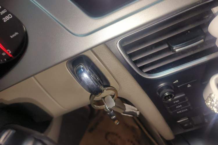 Used Audi A4L 2010 2.0 TFSI Comfort Edition Vehicle Key