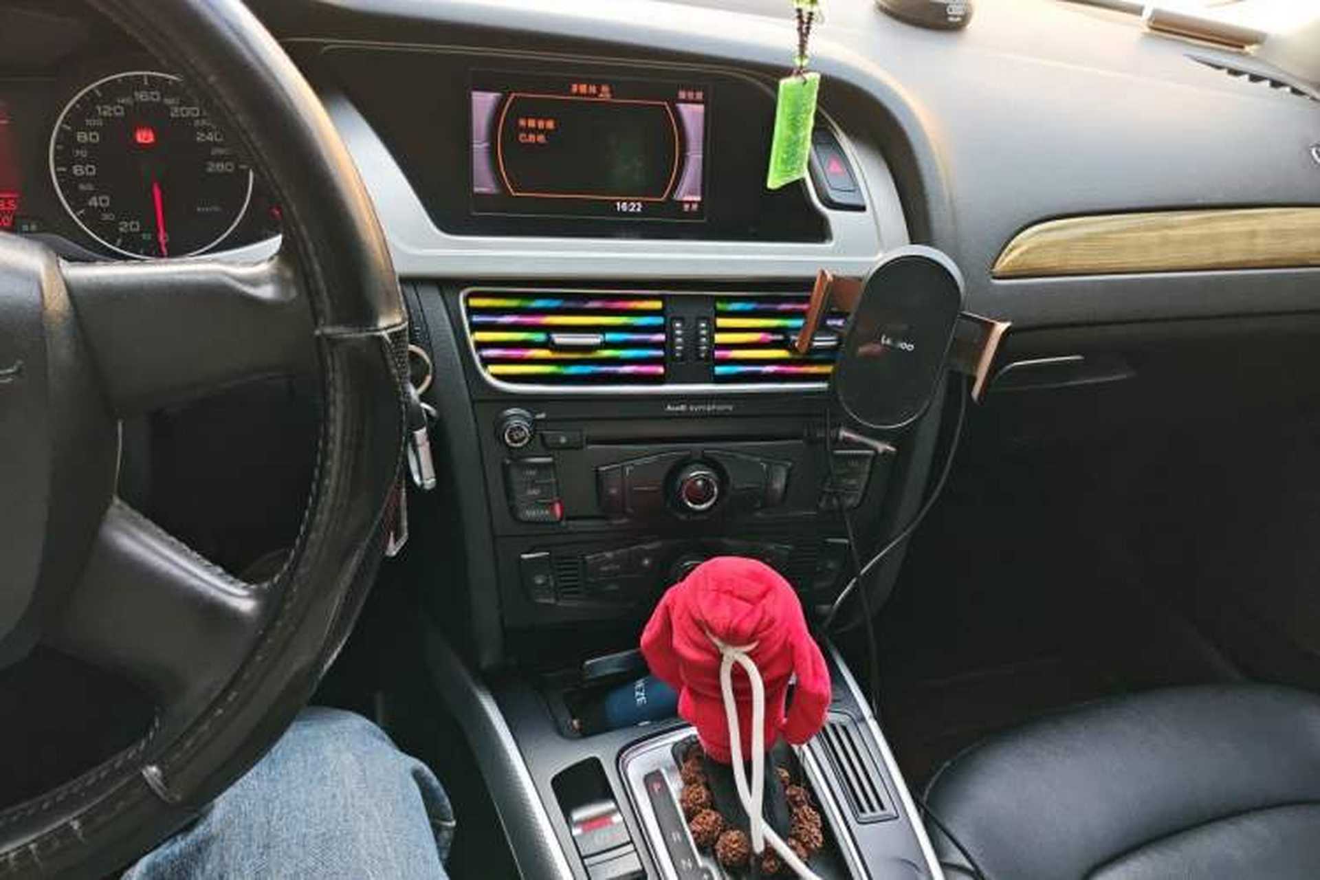 Used Audi A4L 2011 2.0 TFSI Standard Model Audio And AC Panel