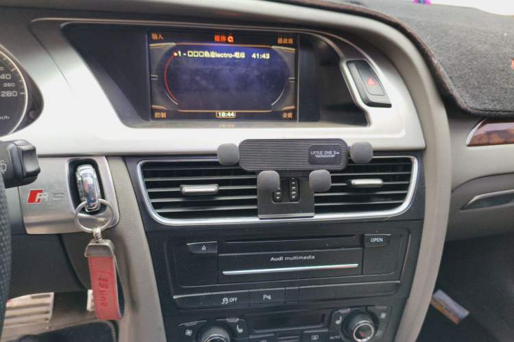 Used Audi A4L 2011 2.0 TFSI Technology Edition Audio And AC Panel