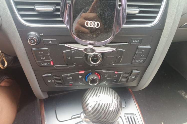 Used Audi A4L 2011 2.0 TFSI Comfort Model Audio And AC Panel