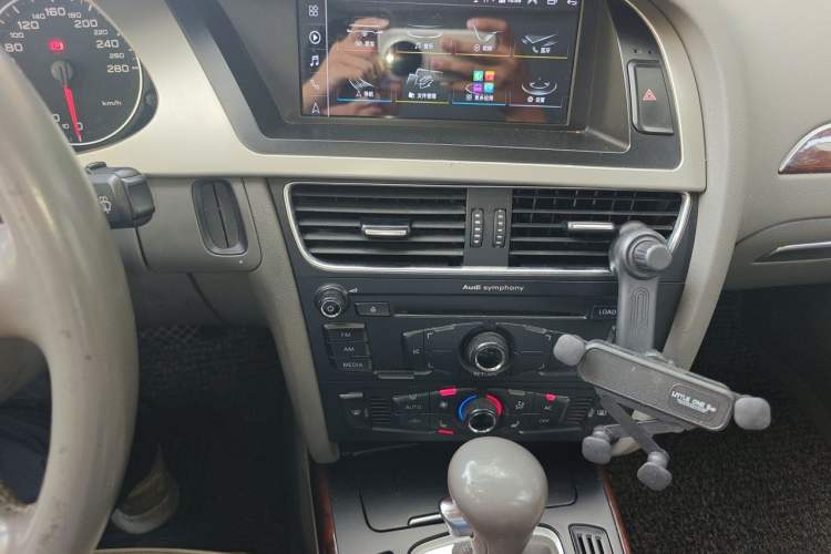 Used Audi A4L 2011 2.0 TFSI Comfort Model Audio And AC Panel